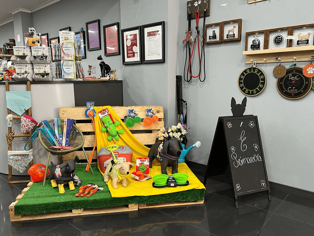 Happy dogs - Doggie Pet Store